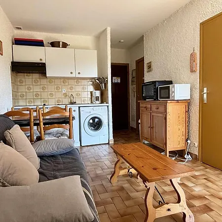 Apartment 2 Pieces Avec Parking Prive A 300m De La - - Fr-1-225-62 *
